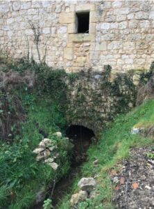 Le canal de fuite du moulin de la Porte